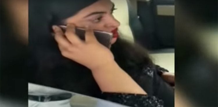 ٹریÙÚ© پولیس اÛلکار سے بدتمیزی کرنے والی خاتون تھانے Ù¾ÛÙ†Ú† گئی