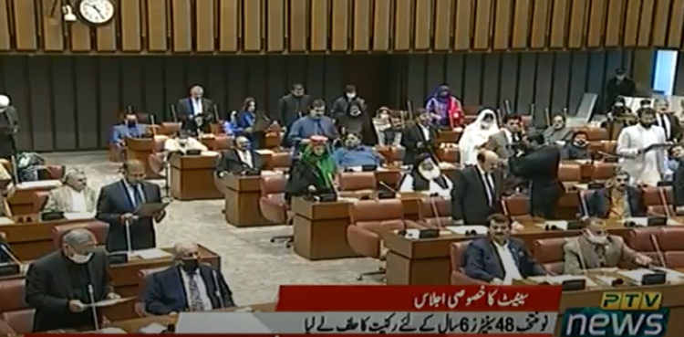 نو منتخب 48 سینیٹرز نے حلف اٹھالیا