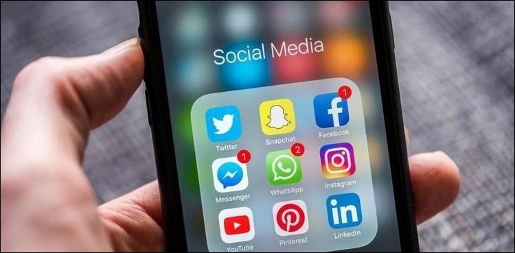 کورونا ویکسینیشن نہ کروانے والوں کے سوشل میڈیا اکاؤنٹس بلاک کرنے کی سفارش