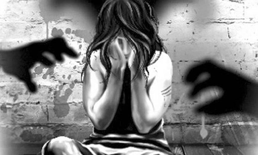 Ùیصل آباد میں دلÛÙ† سے اجتماعی زیادتی، Ø¯ÙˆÙ„ÛØ§ Ú¯Ø±ÙØªØ§Ø±