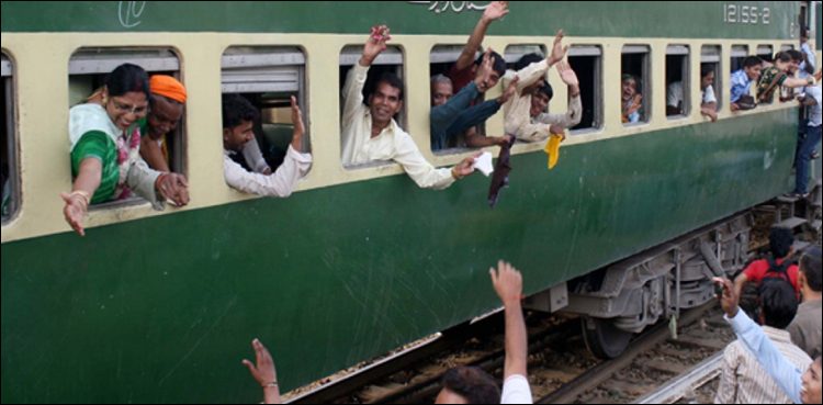 خسارے میں چلنے والی ریلوے Ú©ÛŒ آمدن میں اضاÙÛ Ûونے لگا