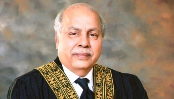 ریلوے کا سسٹم کرپٹ Ûوچکا، جانیں جاتی Ûیں یا کروڑوں کا نقصان Ûوتا ÛÛ’: چی٠جسٹس