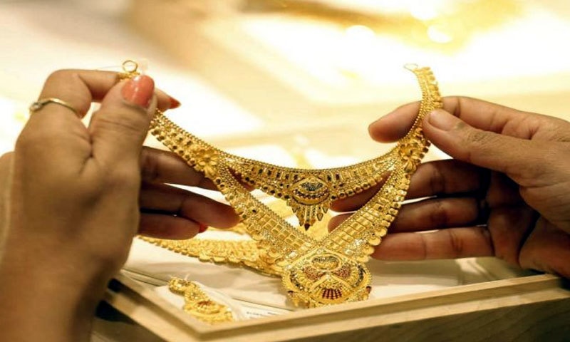 ملک میں ÙÛŒ ØªÙˆÙ„Û Ø³ÙˆÙ†Û’ Ú©ÛŒ قیمت ایک لاکھ 5 ÛØ²Ø§Ø± 900 روپے Ûوگئی