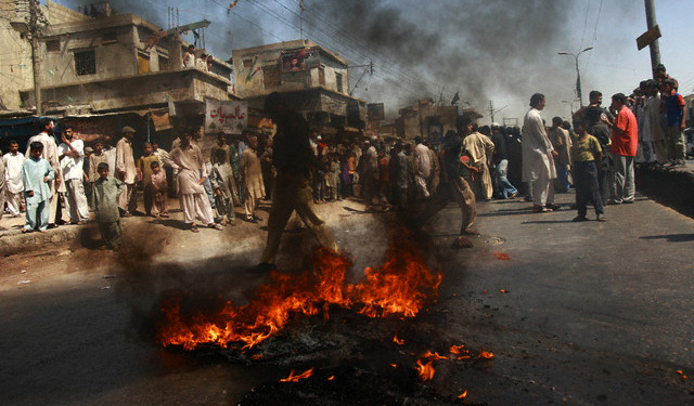 موٹرسائیکل سوار نقاب پوشوں Ù†Û’ دکان پر ÙØ§Ø¦Ø±Ù†Ú¯ کرکے ایک شخص Ú©Ùˆ قتل